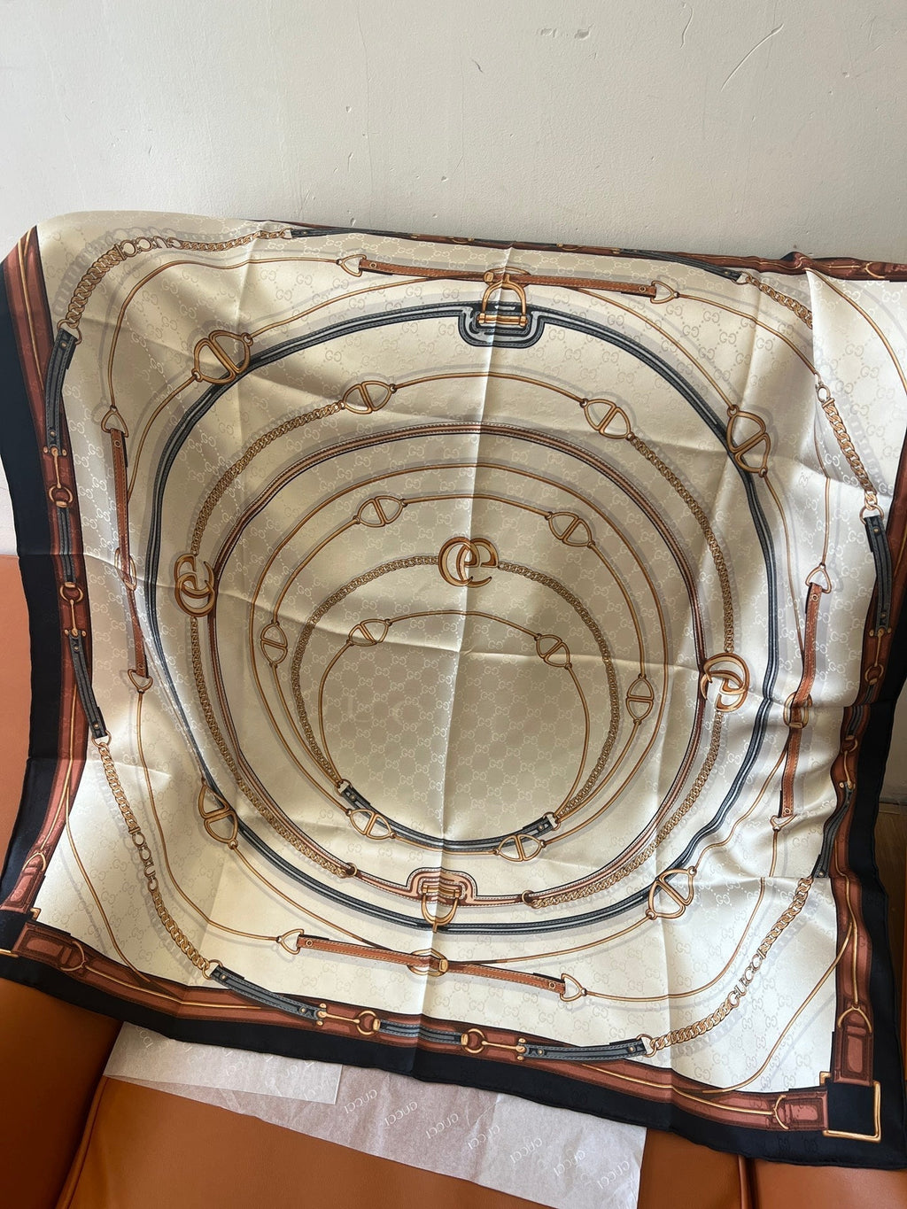 GUCCI 25S SCARF 90 IN SILK 679800