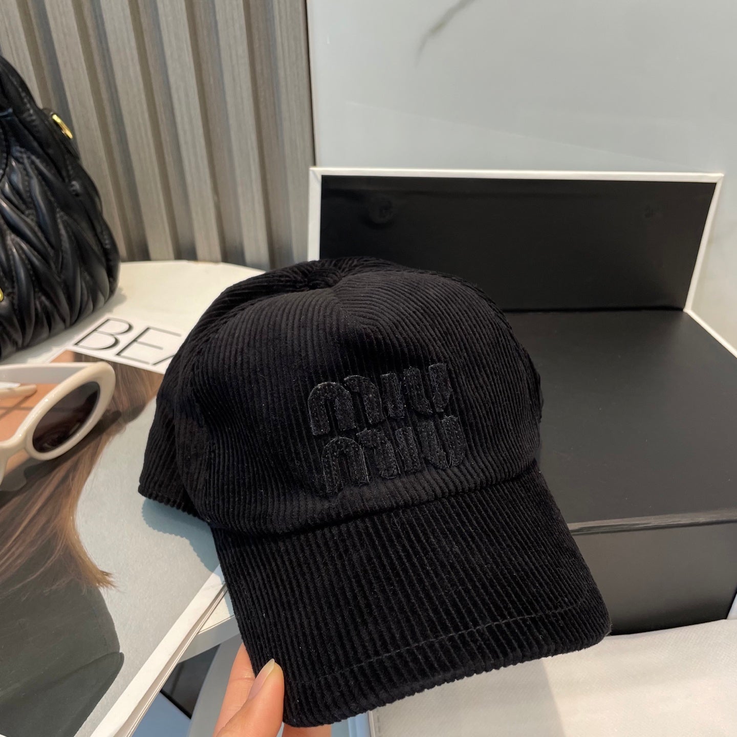 MM BASEBALL CAP IN BLACK VELVET
