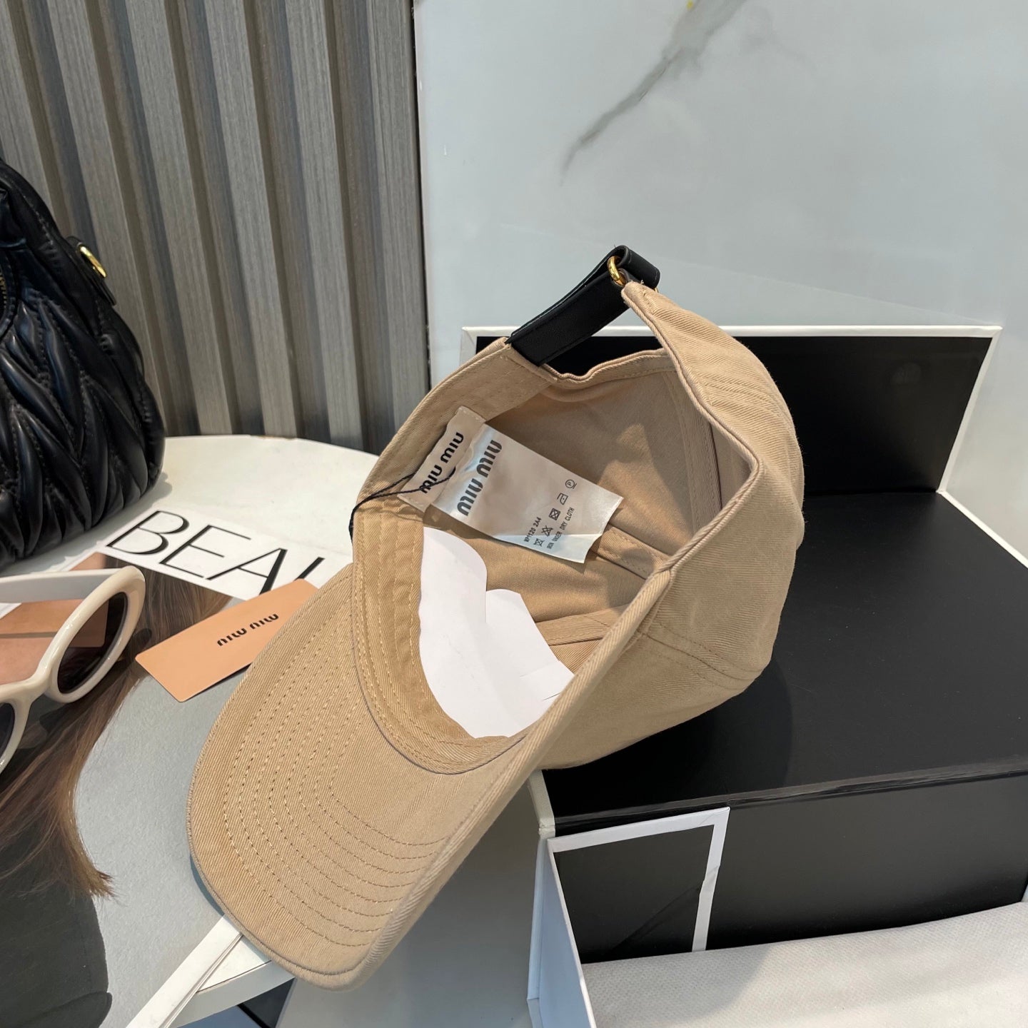 MM BASEBALL CAP IN BEIGE FABRIC BRAND EMBROIDERY