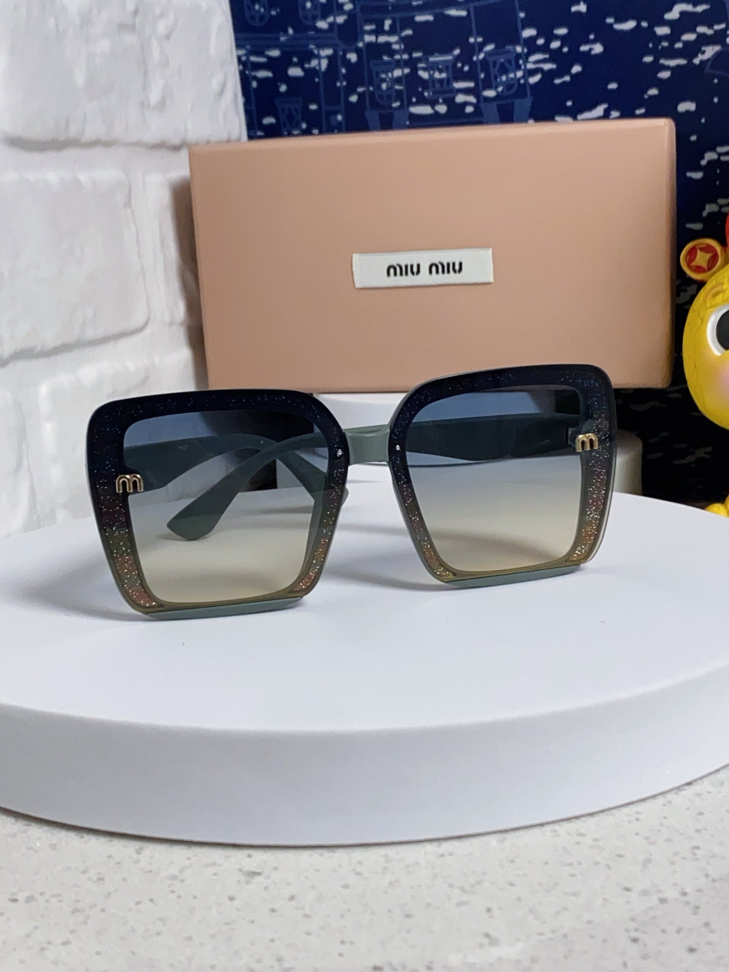 RUNWAY SQUARE SUNGLASSES 563197 IN TAN BLUE ACETATE
